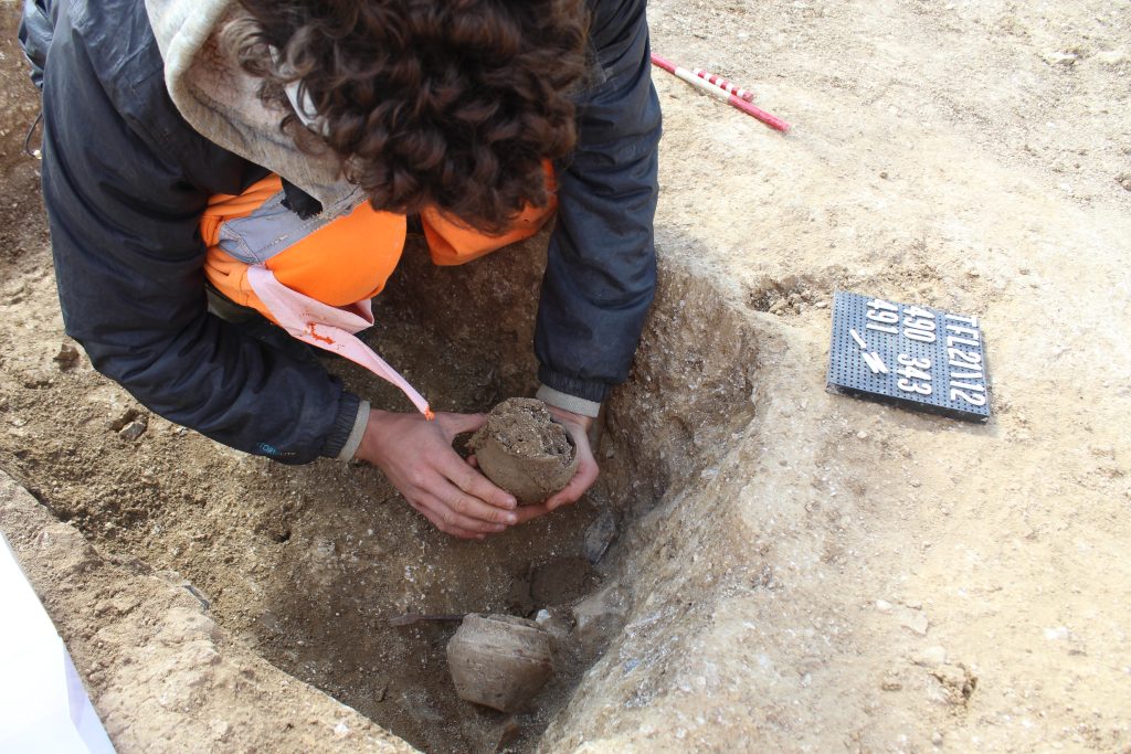 TVAS Reading Excavations at Tanyard Farm, Lenham, Kent Thames Valley
