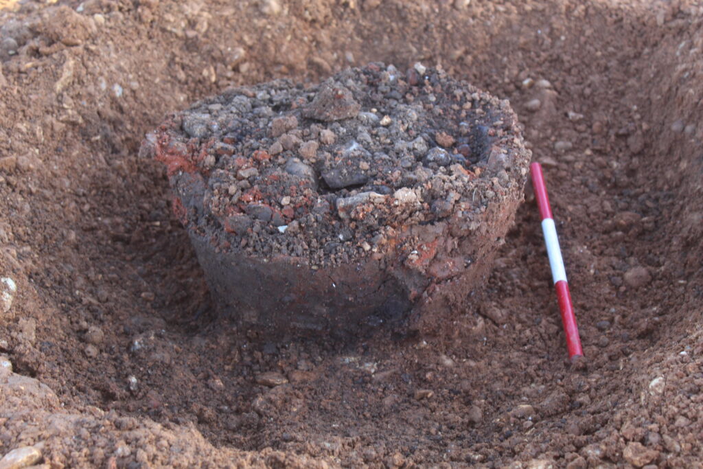 TVAS Reading Late Neolithic and Bronze Age occupation at Two Gate Lane